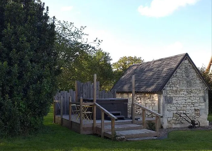 La BerryCurienne proche du Zoo de Beauval Saint-Aignan avec SDB, WC ET SPA PRIVATIF pour chaque chambre
